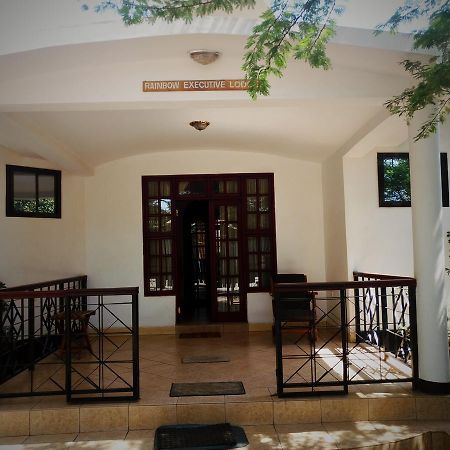 Rainbow Executive Lodge Boma la Ngombe Dış mekan fotoğraf