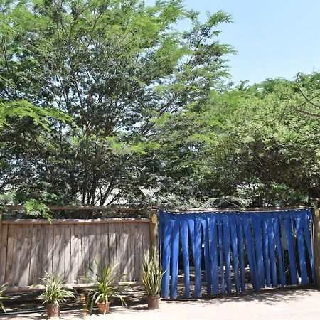 Rainbow Executive Lodge Boma la Ngombe Dış mekan fotoğraf