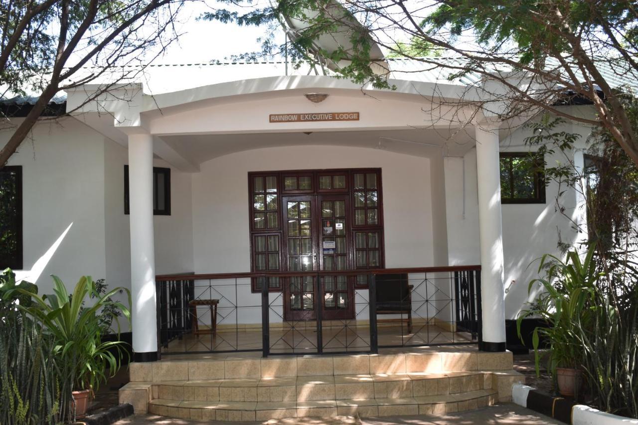 Rainbow Executive Lodge Boma la Ngombe Dış mekan fotoğraf