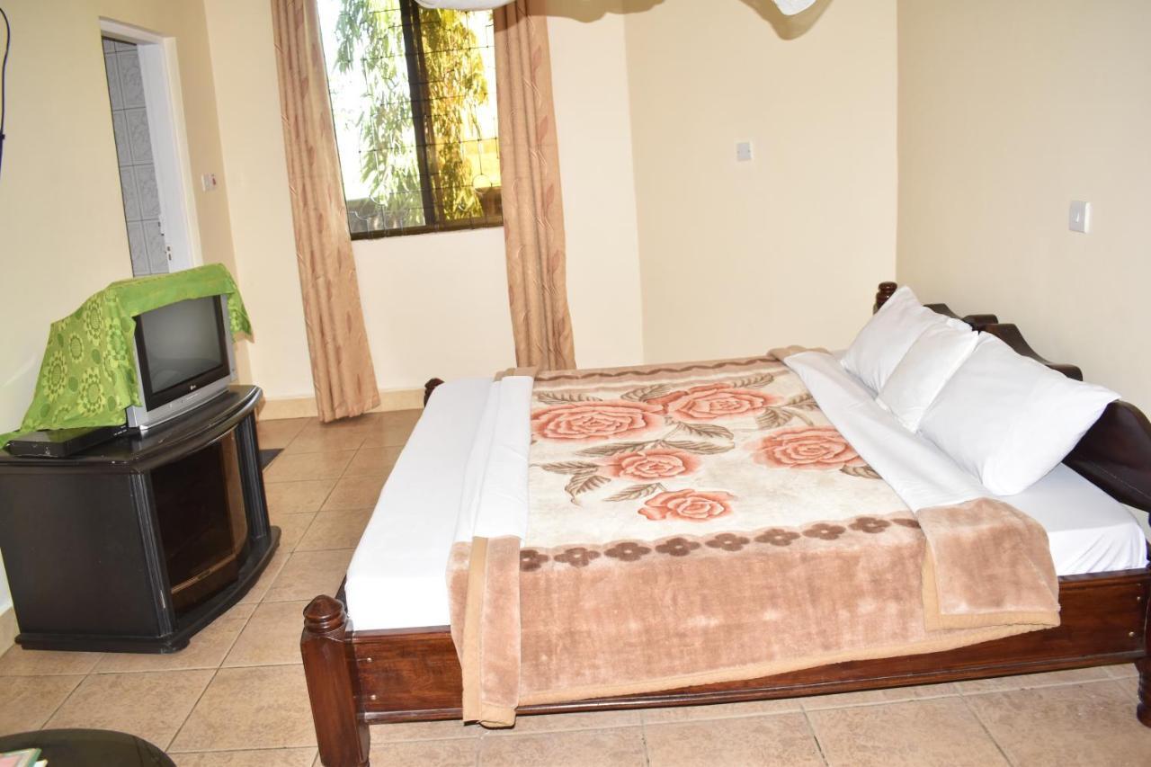 Rainbow Executive Lodge Boma la Ngombe Dış mekan fotoğraf