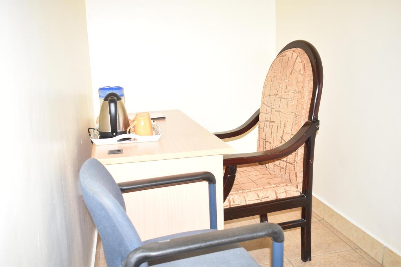 Rainbow Executive Lodge Boma la Ngombe Dış mekan fotoğraf