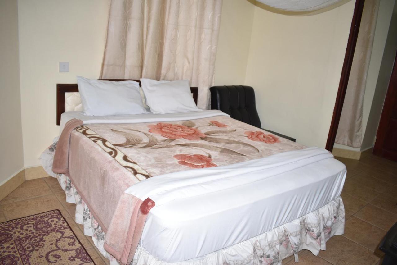 Rainbow Executive Lodge Boma la Ngombe Dış mekan fotoğraf