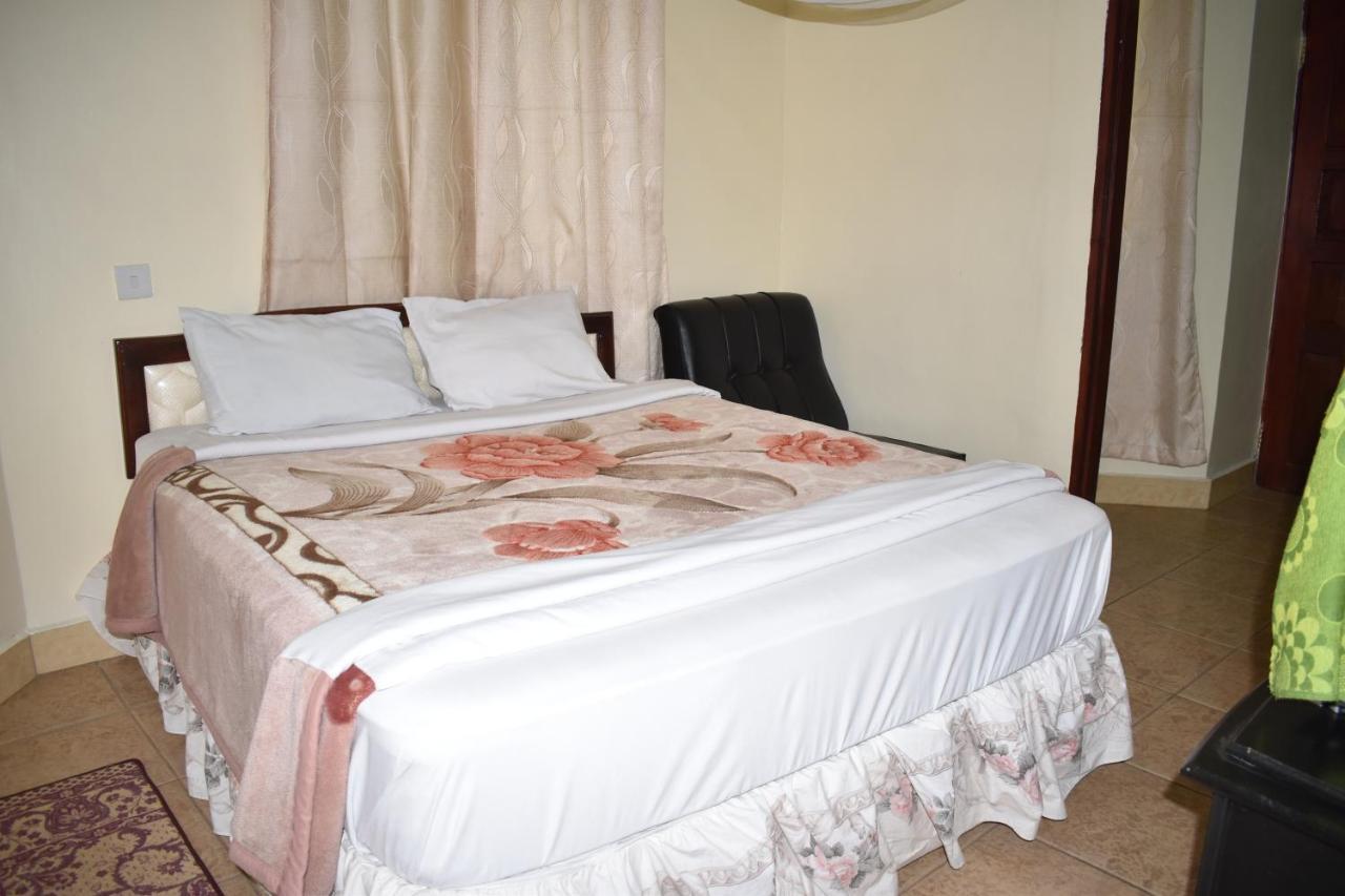 Rainbow Executive Lodge Boma la Ngombe Dış mekan fotoğraf