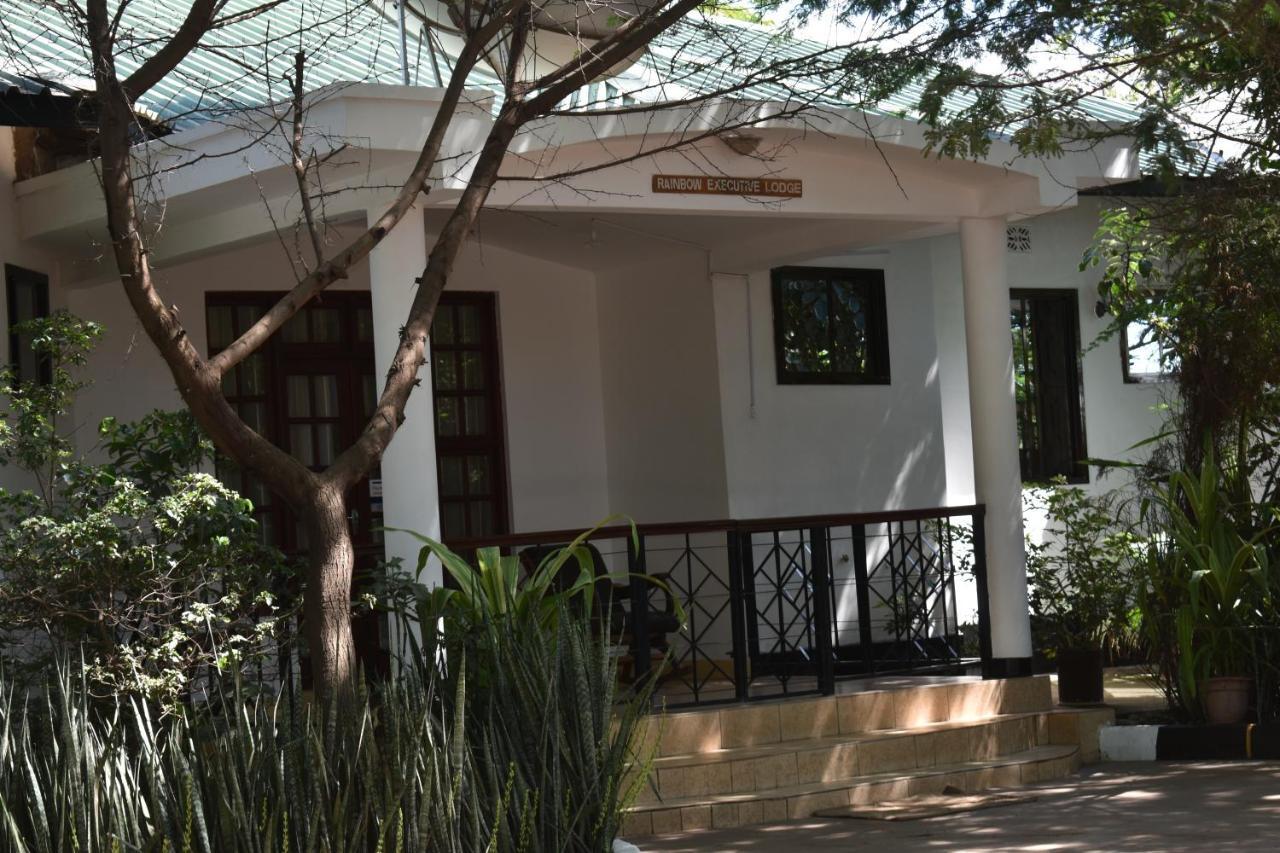 Rainbow Executive Lodge Boma la Ngombe Dış mekan fotoğraf