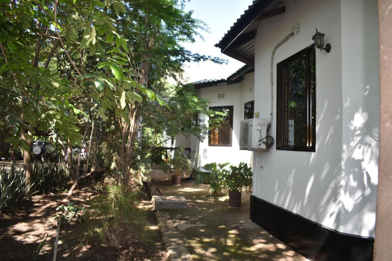 Rainbow Executive Lodge Boma la Ngombe Dış mekan fotoğraf