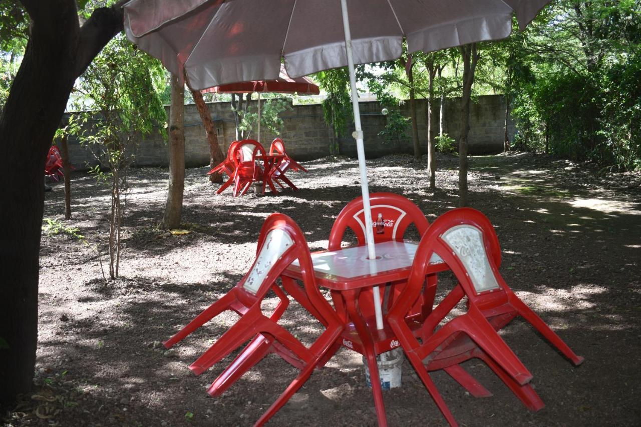 Rainbow Executive Lodge Boma la Ngombe Dış mekan fotoğraf